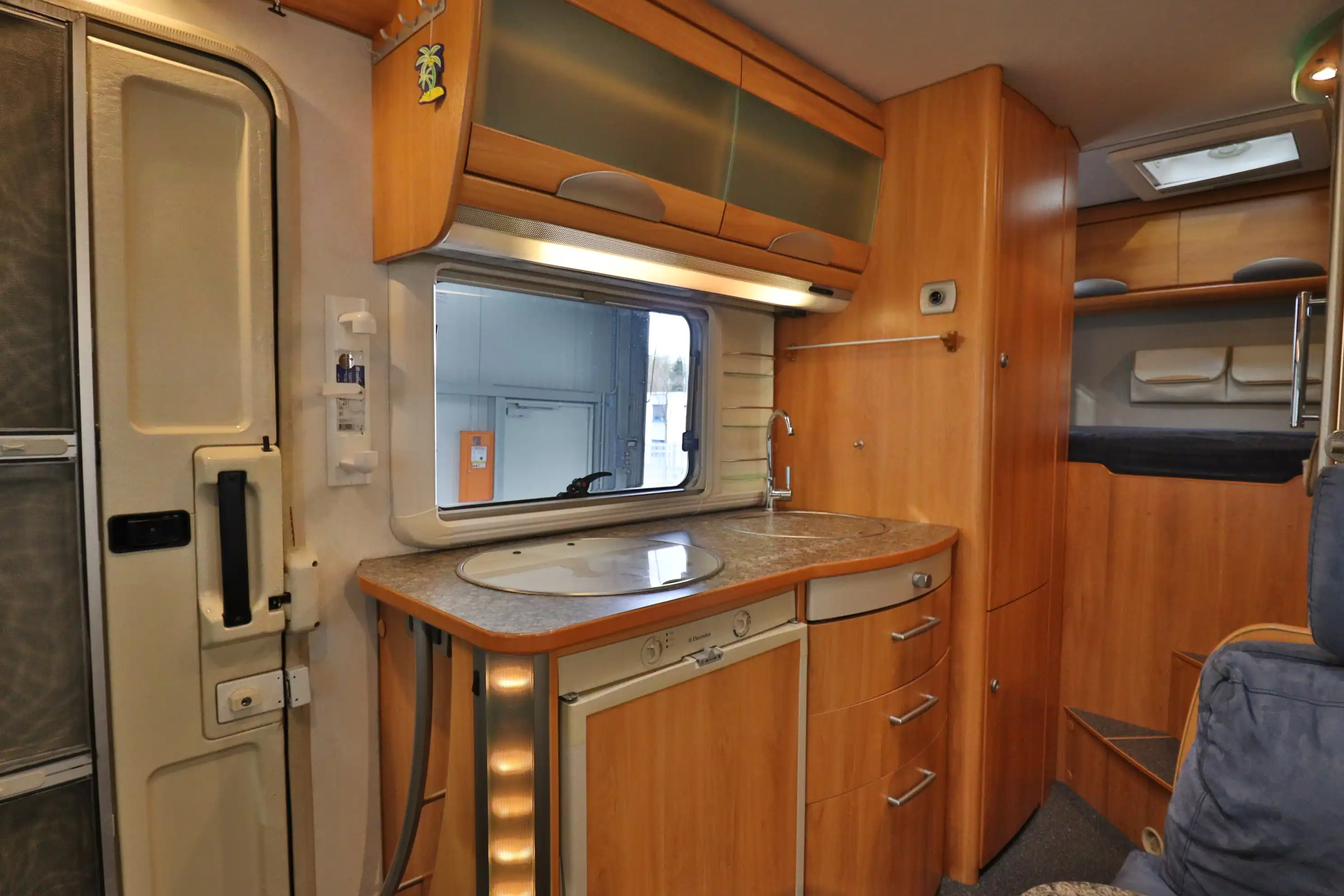 HYMER-ERIBA B 504